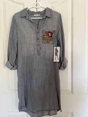 Dex Light Gray Button-Front Tunic with Subtle Texture